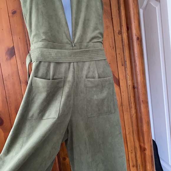 Banana republic Jumpsuit forest green Sleeveless. Size 0 petite Suede s - Picture 8 of 14